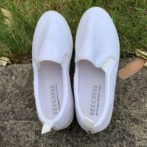 Skechers White Sneakers Slip-On Canvas | Women 7.5